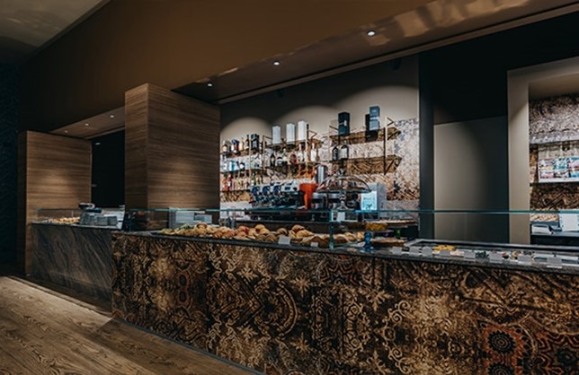 Un style moderne et classique pour le Luxury Lounge Cafè de Brescia